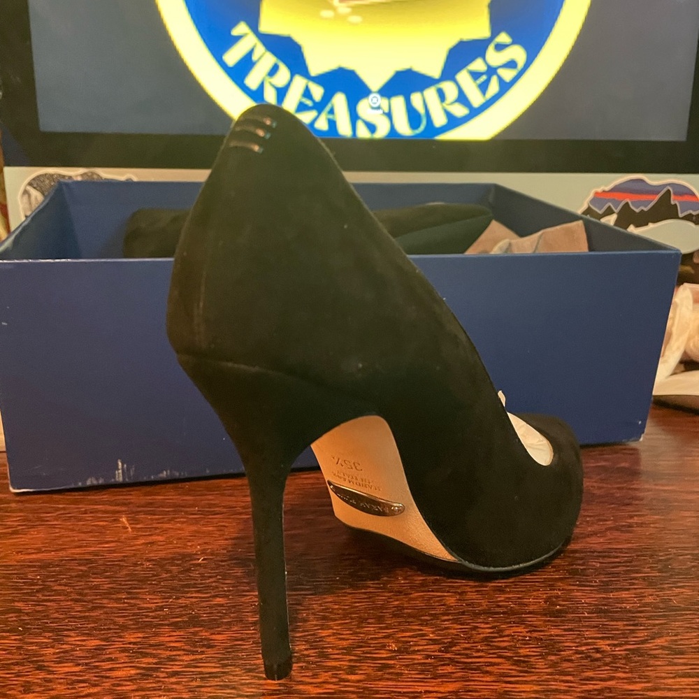 Sarah flints size 35 1/2 us 5.5